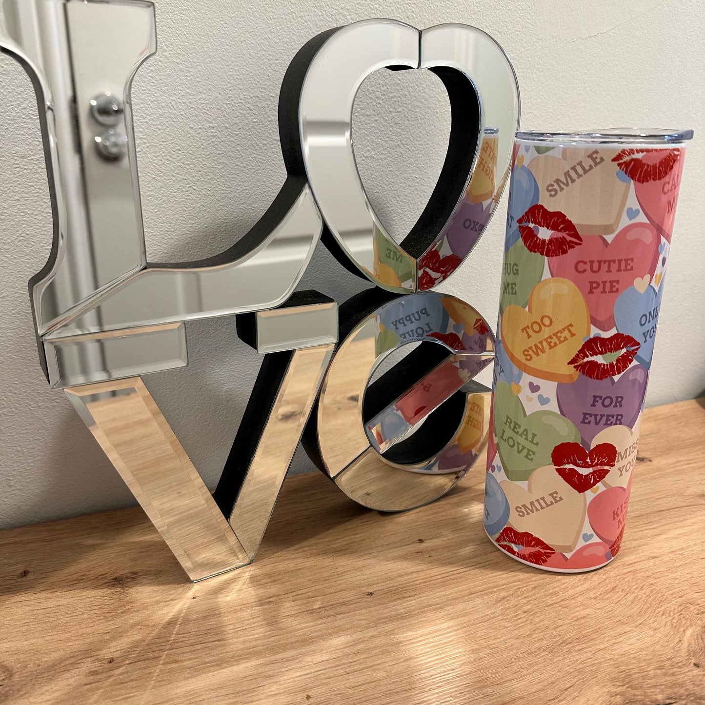 Lips hearts tumbler